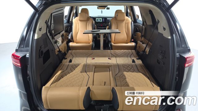Kia Canival 2023 — photo 21