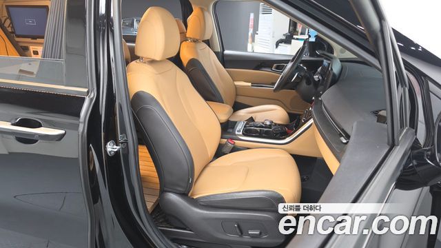 Kia Canival 2023 — photo 16