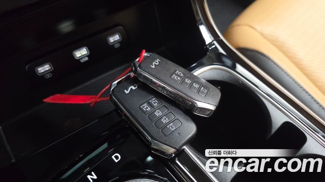 Kia Canival 2023 — photo 28