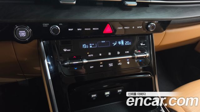 Kia Canival 2023 — photo 31