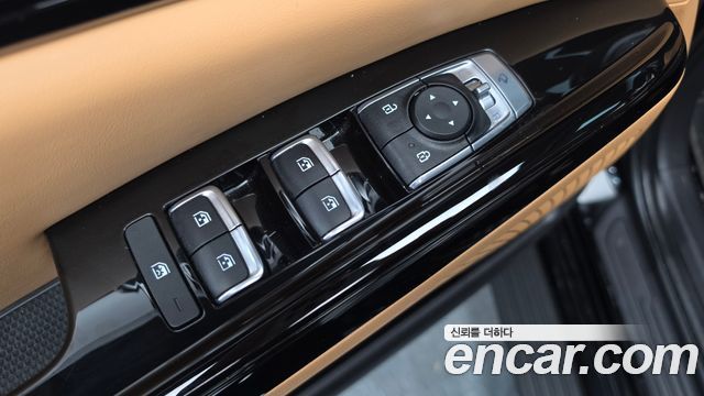 Kia Canival 2023 — photo 35