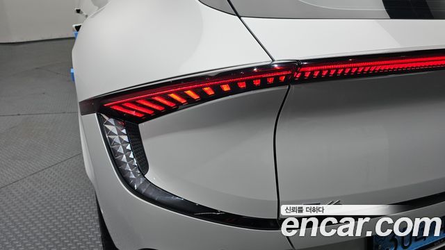 Kia EV6 2023 — photo 9