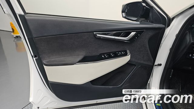 Kia EV6 2023 — photo 14