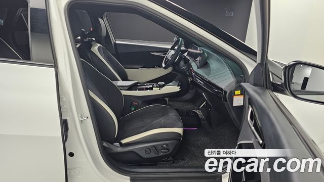 Kia EV6 2023 — photo 16