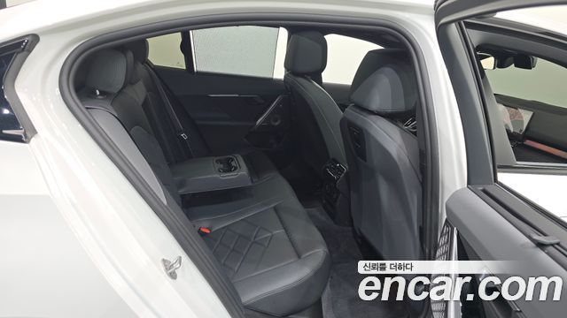 BMW 5-Series 2026 — photo 17