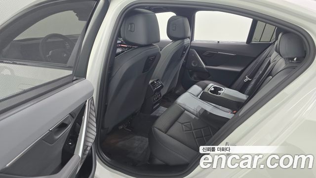 BMW 5-Series 2026 — photo 18