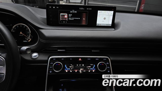 Genesis GV80 2021 — photo 16