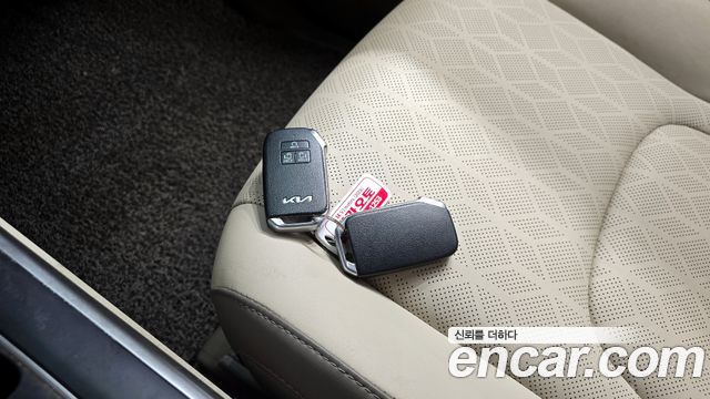 Kia Canival 2023 — photo 15