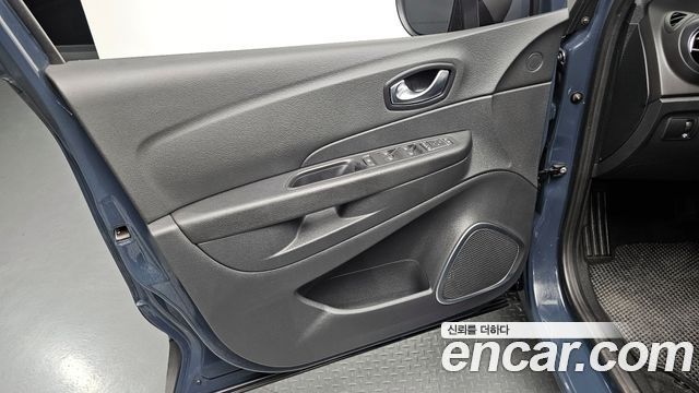 Renault Korea QM3 2018 — photo 14