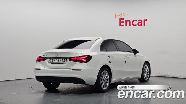 Mercedes-Benz A-Class 2020 — photo 2