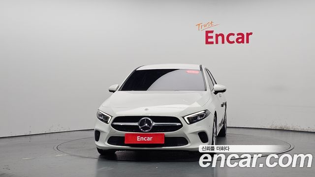 Mercedes-Benz A-Class 2020 — photo 3