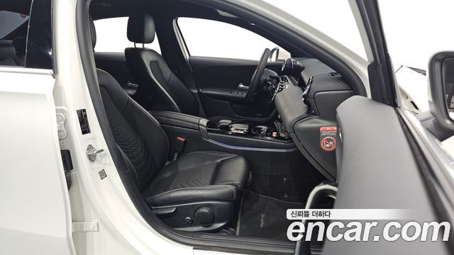 Mercedes-Benz A-Class 2020 — photo 13
