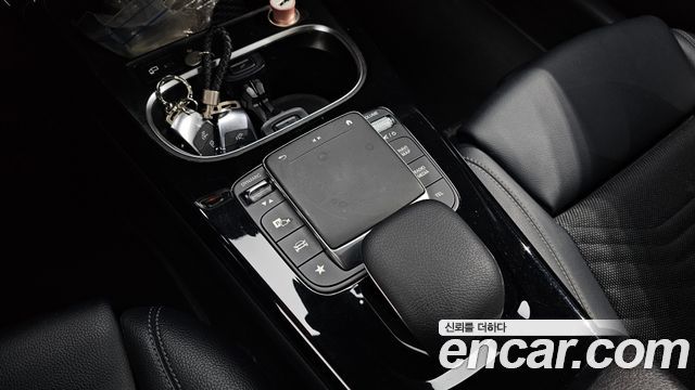 Mercedes-Benz A-Class 2020 — photo 23