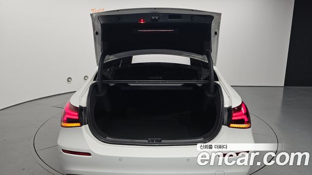 Mercedes-Benz A-Class 2020 — photo 26
