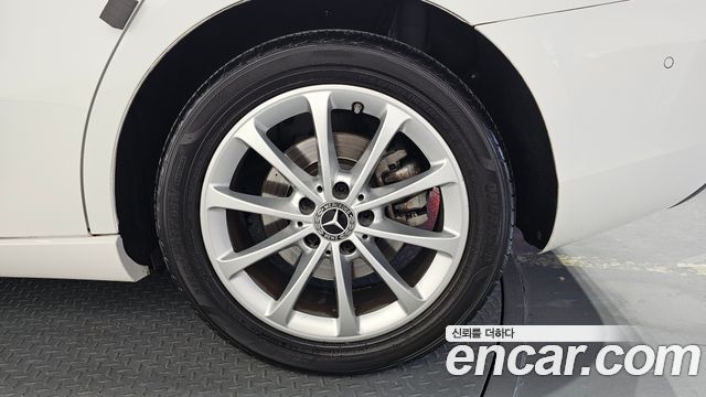 Mercedes-Benz A-Class 2020 — photo 7