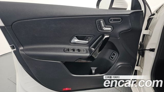Mercedes-Benz A-Class 2020 — photo 14