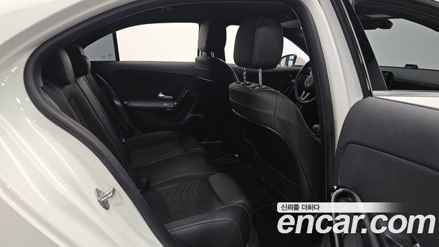 Mercedes-Benz A-Class 2020 — photo 16