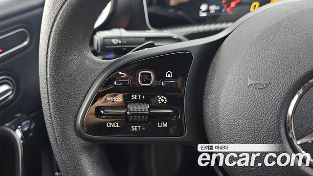Mercedes-Benz A-Class 2020 — photo 28