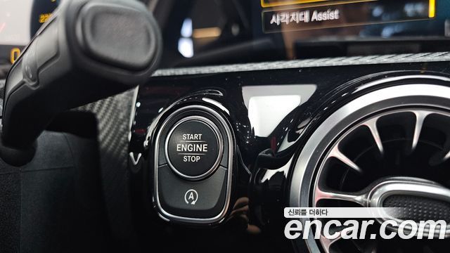 Mercedes-Benz A-Class 2020 — photo 29