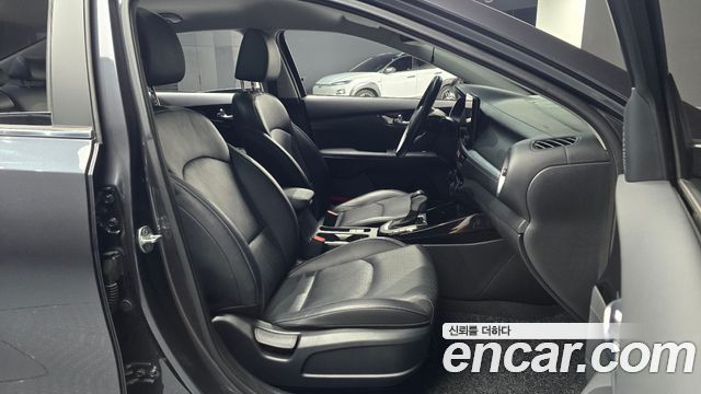 Kia K3 2022 — photo 13