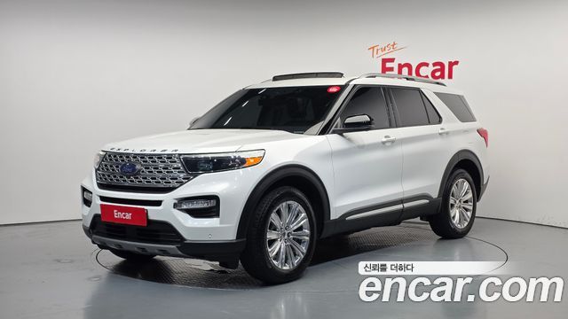 Ford Explorer 2022 — photo 1