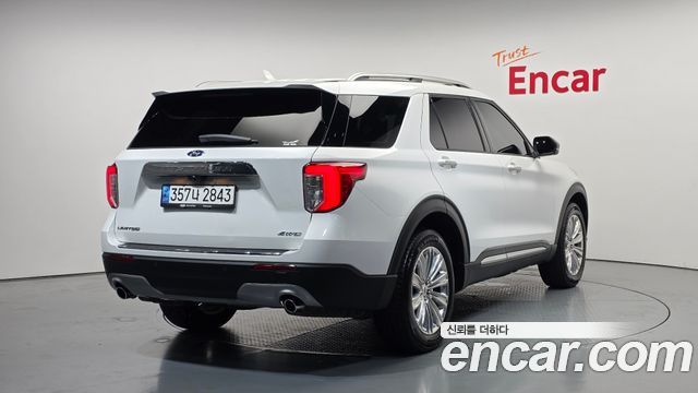 Ford Explorer 2022 — photo 2
