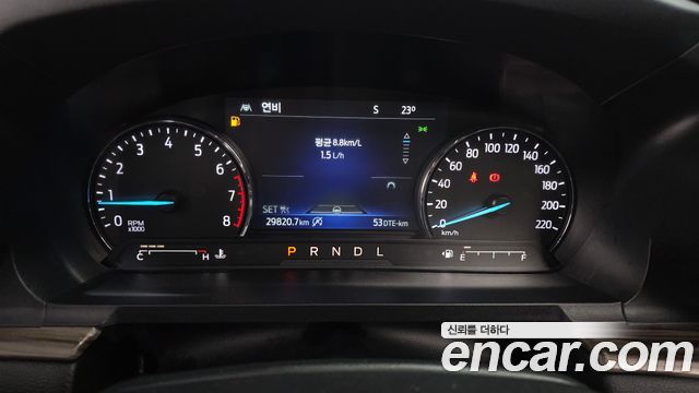 Ford Explorer 2022 — photo 11