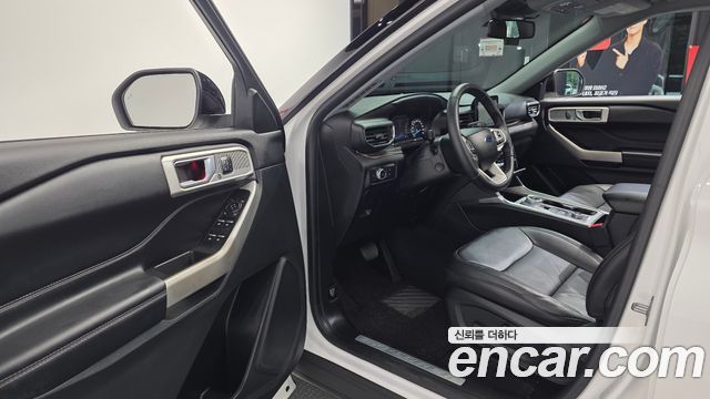 Ford Explorer 2022 — photo 13