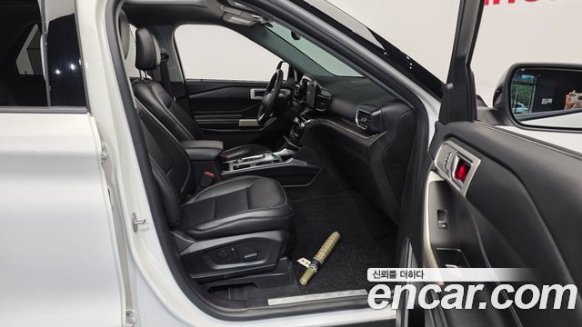 Ford Explorer 2022 — photo 17