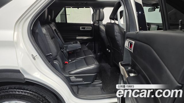 Ford Explorer 2022 — photo 18