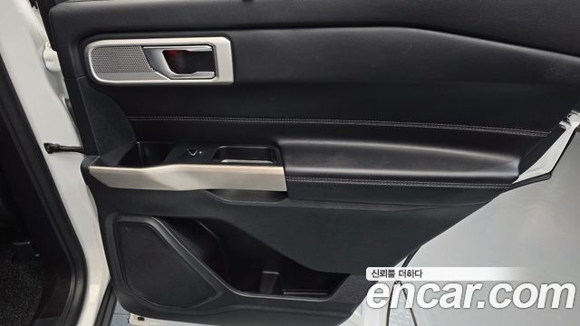 Ford Explorer 2022 — photo 15