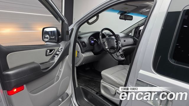 Hyundai Starex 2019 — photo 10