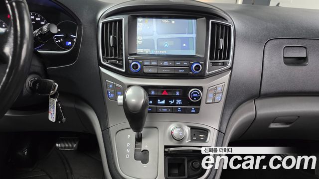 Hyundai Starex 2019 — photo 18