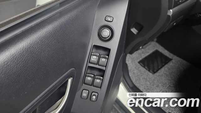 KG Mobility KORANDO 2012 — photo 11