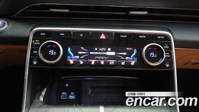 Genesis GV80 2023 — photo 15