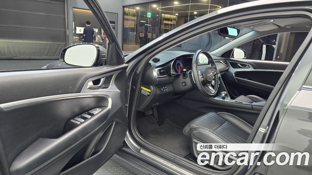 Genesis G70 2019 — photo 13