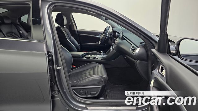 Genesis G70 2019 — photo 17