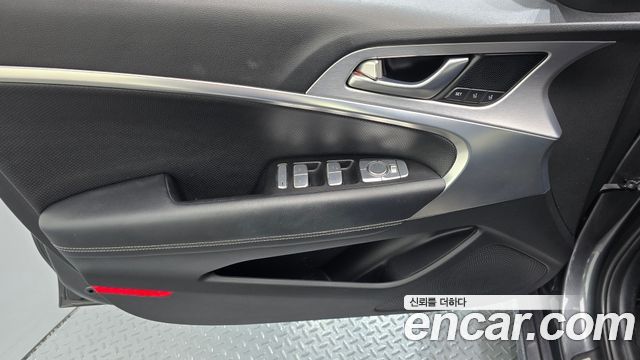 Genesis G70 2019 — photo 14
