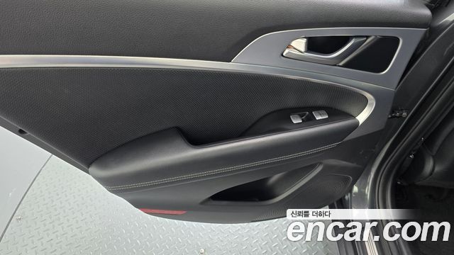 Genesis G70 2019 — photo 15