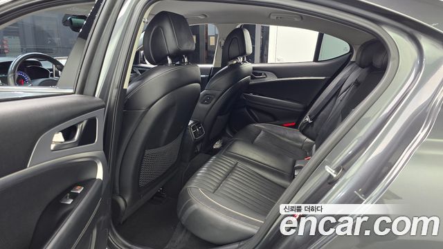 Genesis G70 2019 — photo 16