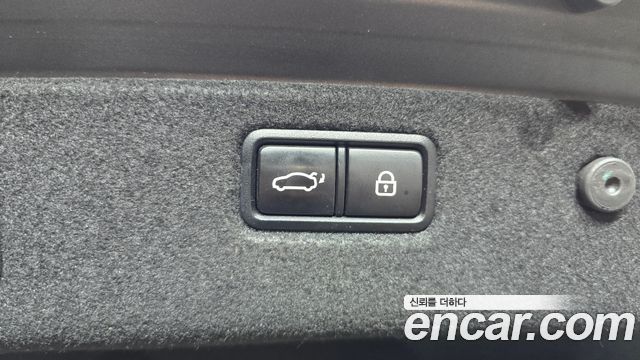 Genesis G70 2019 — photo 27