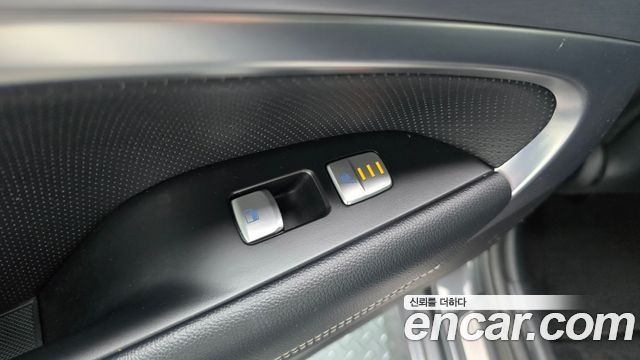Genesis G70 2019 — photo 28