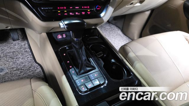 Kia Canival 2018 — photo 9