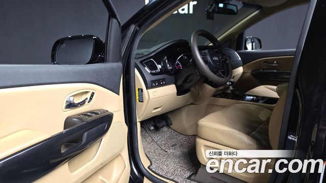 Kia Canival 2018 — photo 10