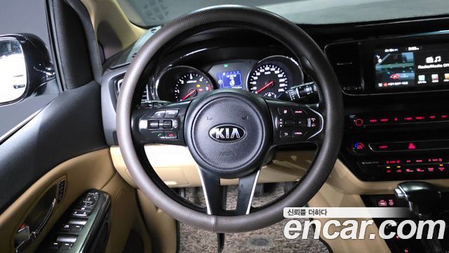 Kia Canival 2018 — photo 13