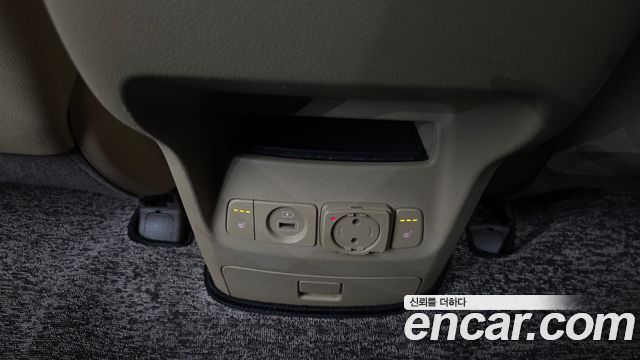 Kia Canival 2018 — photo 19
