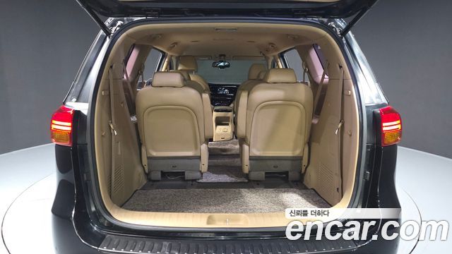 Kia Canival 2018 — photo 20