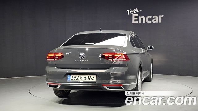 Volkswagen Passat 2021 — photo 4