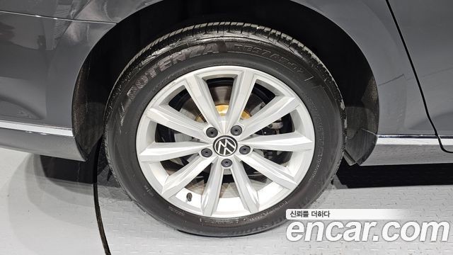 Volkswagen Passat 2021 — photo 5