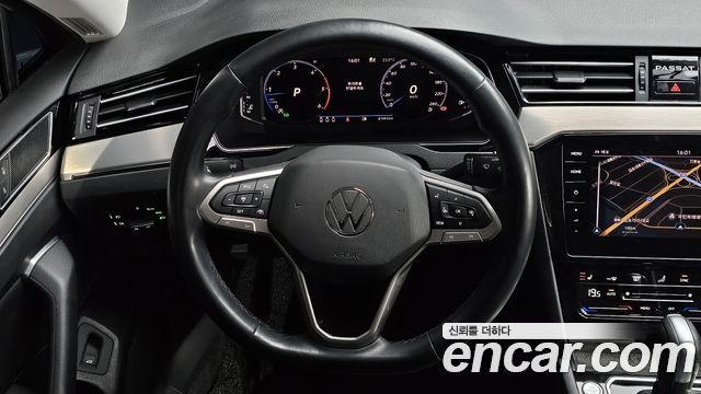 Volkswagen Passat 2021 — photo 21